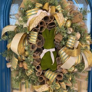 Elegant Green and Gold Holiday Wreath